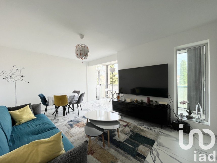Appartement 3 pièces de 61 m² à Carqueiranne (83320)