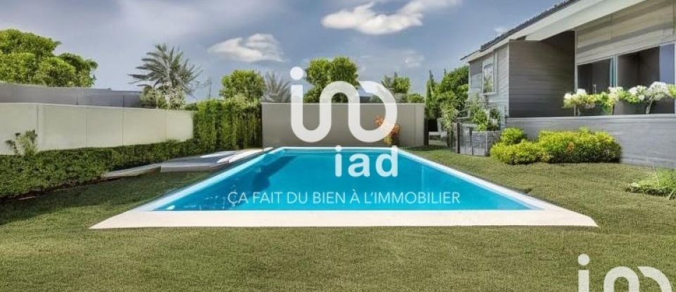 Maison 7 pièces de 162 m² à Saint-Cyr-sur-Mer (83270)