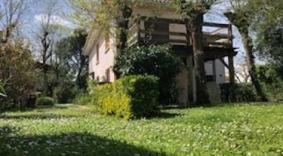 House 6 rooms of 108 m² in Pessac (33600)