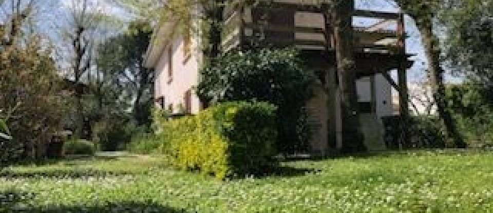 House 6 rooms of 108 m² in Pessac (33600)