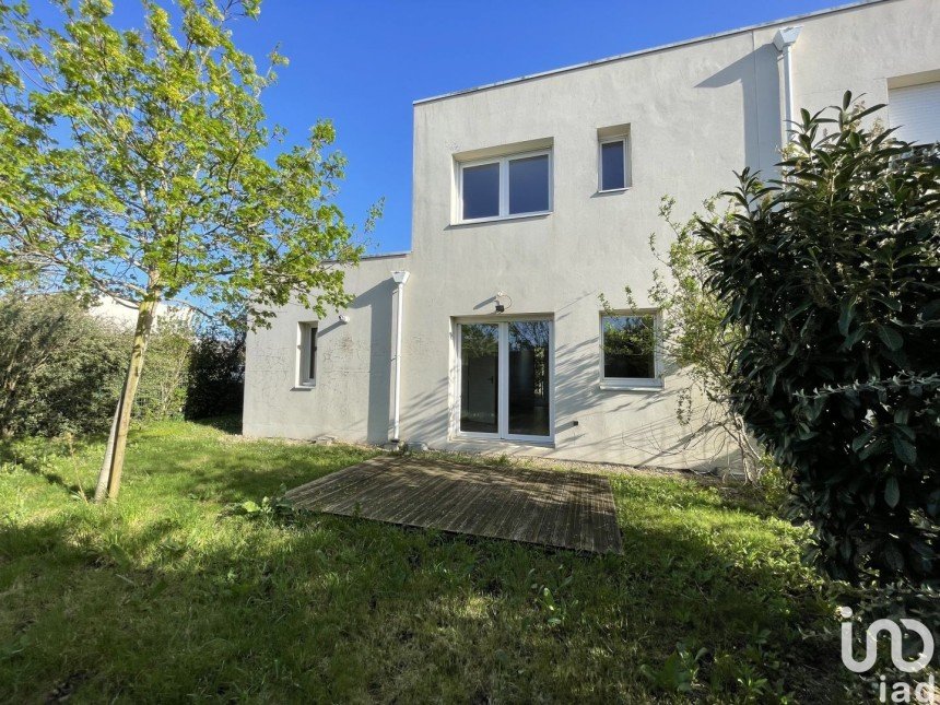 Maison 4 pièces de 84 m² à Saint-Barthélemy-d'Anjou (49124)