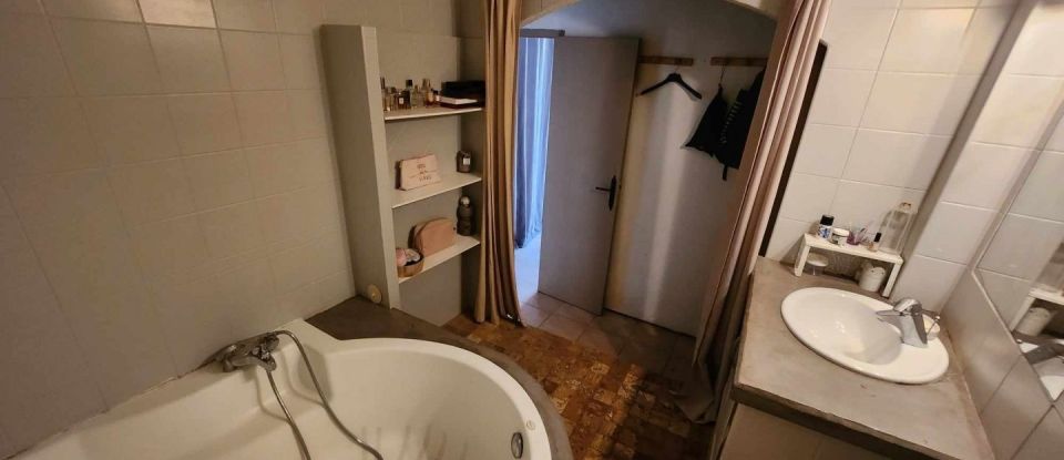 Apartment 4 rooms of 98 m² in Solliès-Toucas (83210)