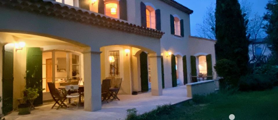 Traditional house 7 rooms of 204 m² in Carpentras (84200)