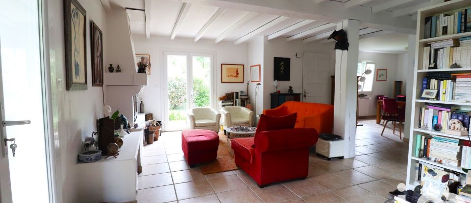Traditional house 6 rooms of 163 m² in Mouguerre (64990)