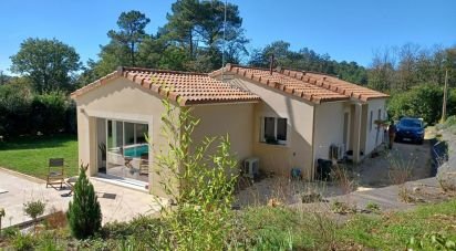 House 7 rooms of 157 m² in Soulaures (24540)