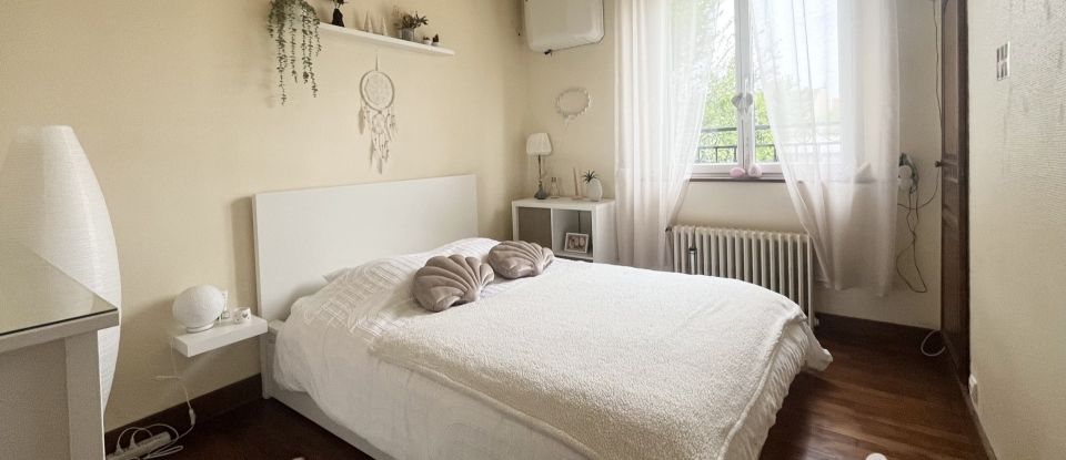 Traditional house 6 rooms of 110 m² in Vigneux-sur-Seine (91270)
