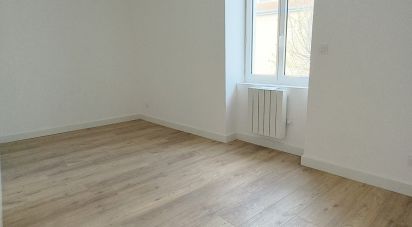 Apartment 2 rooms of 49 m² in Saint-Laurent-de-Chamousset (69930)