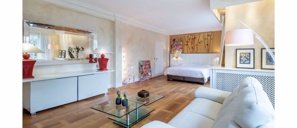 Maison 8 pièces de 386 m² à Nice (06100)