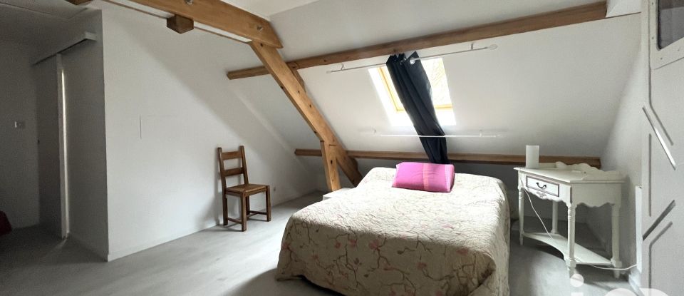 Maison traditionnelle 10 pièces de 225 m² à Saint-Hilaire-les-Andrésis (45320)