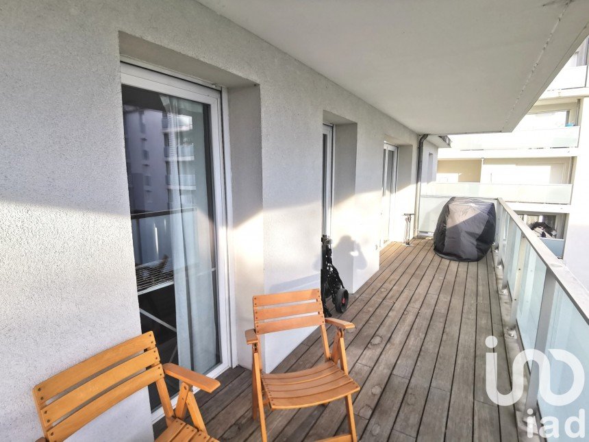 Apartment 3 rooms of 66 m² in Bron (69500)
