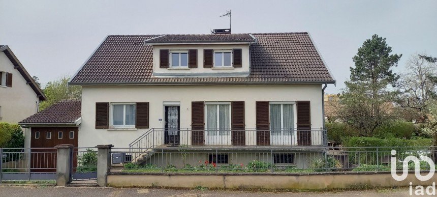 Maison 5 pièces de 136 m² à Chaumont (52000)