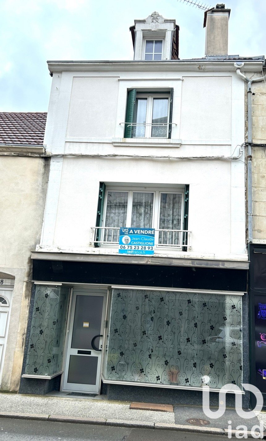 Building in Chaumont (52000) of 132 m²