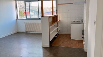 Appartement 2 pièces de 45 m² à Bordeaux (33300)