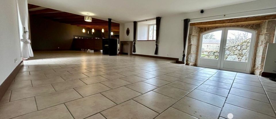 House 6 rooms of 190 m² in Albaret-le-Comtal (48310)