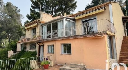 House 9 rooms of 203 m² in Carqueiranne (83320)