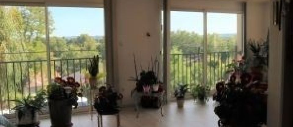 House 12 rooms of 270 m² in - (82400)
