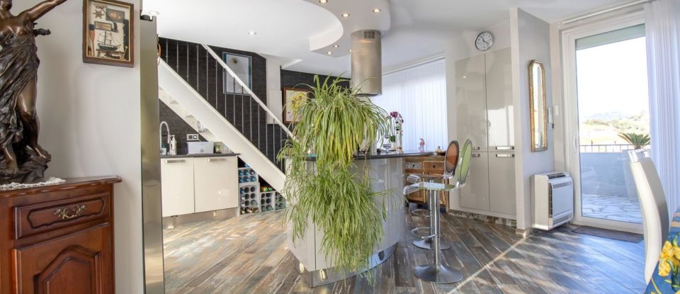 Appartement 4 pièces de 95 m² à Saint-Raphaël (83700)