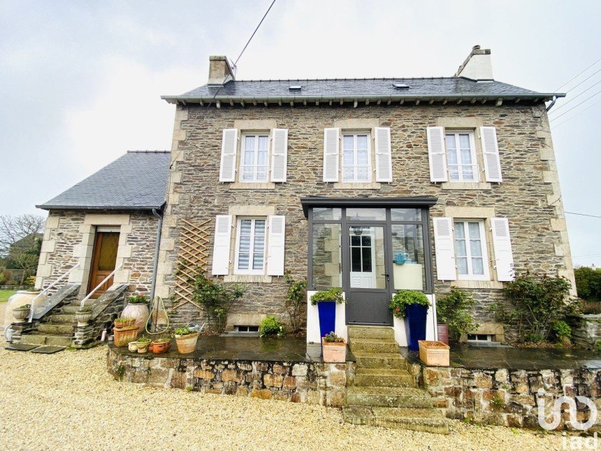 House 6 rooms of 175 m² in Plestin-les-Grèves (22310)