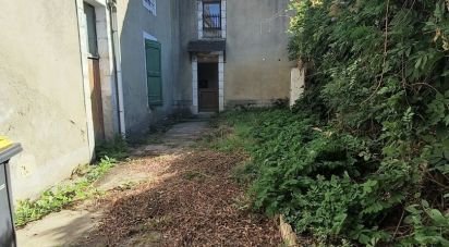 House 12 rooms of 184 m² in Pontvallain (72510)