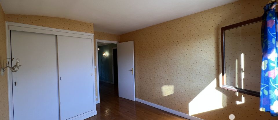 House 6 rooms of 130 m² in Saint-Nazaire-les-Eymes (38330)