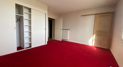 House 7 rooms of 236 m² in Saint-Éloy-les-Mines (63700)