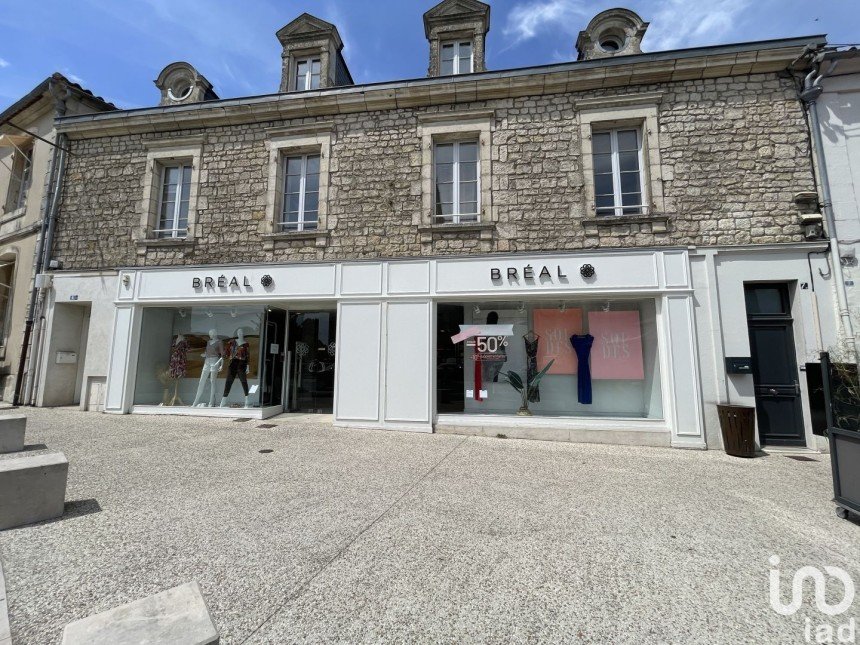 Business premises of 385 m² in Luçon (85400)