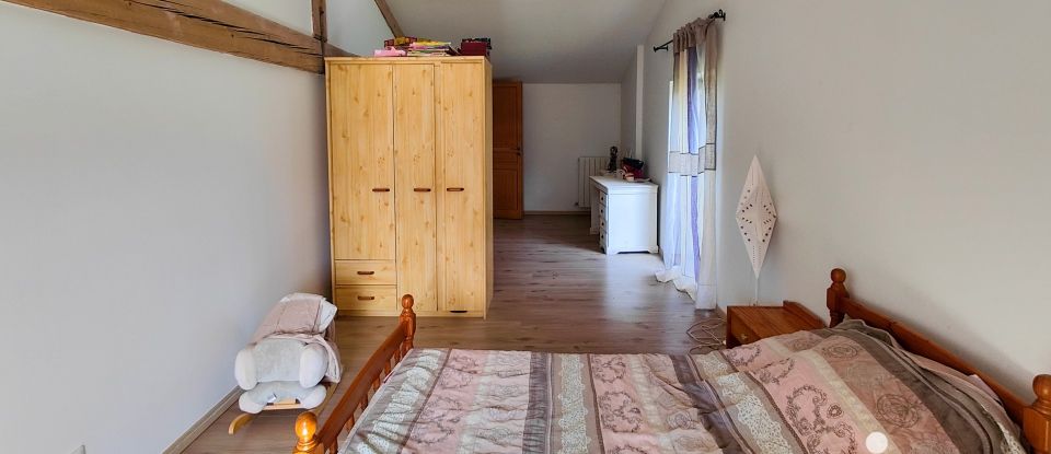 Maison traditionnelle 11 pièces de 257 m² à Montjoire (31380)