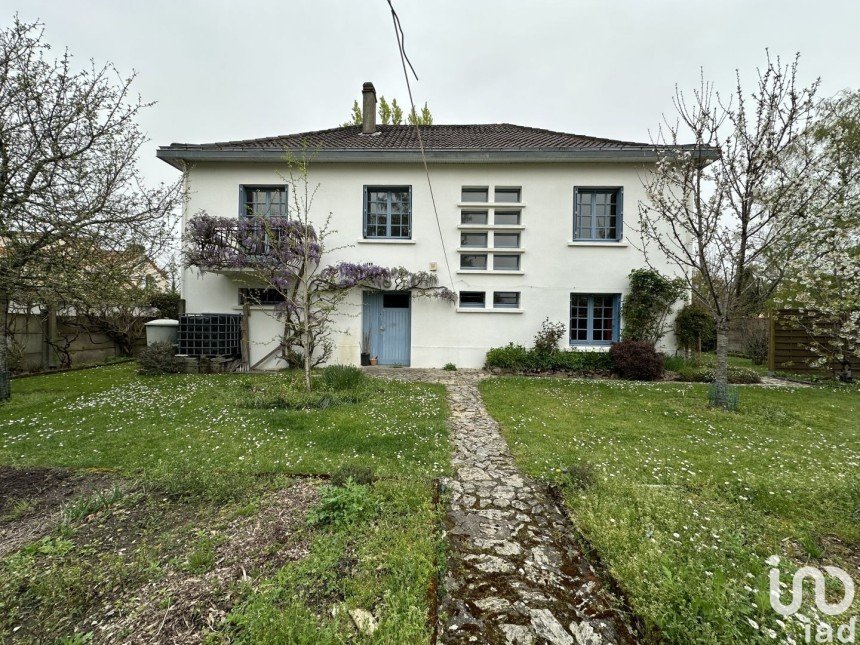 Maison 7 pièces de 140 m² à Basse-Goulaine (44115)