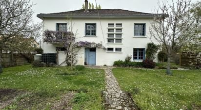 House 7 rooms of 140 m² in Basse-Goulaine (44115)