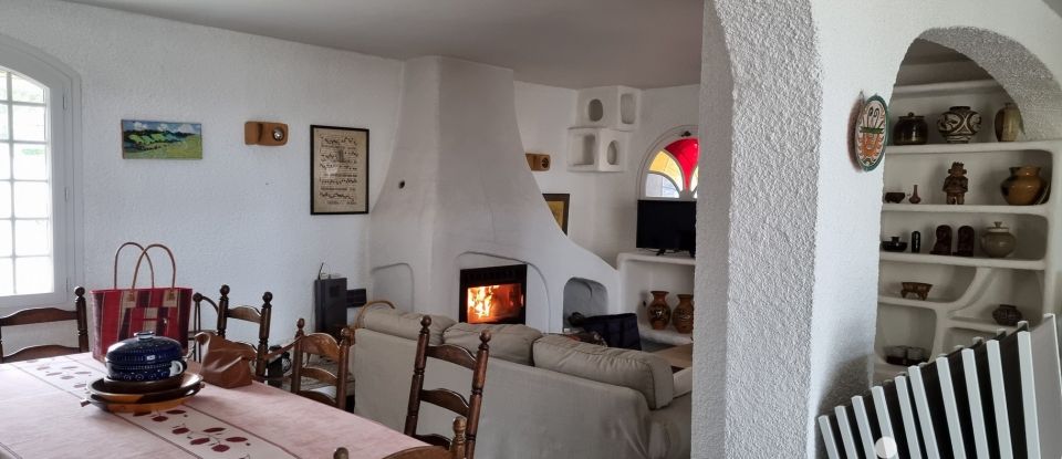 Traditional house 6 rooms of 213 m² in Mazan (84380)