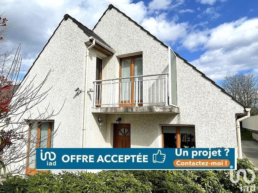 Maison 5 pièces de 120 m² à Saint-Thibault-des-Vignes (77400)
