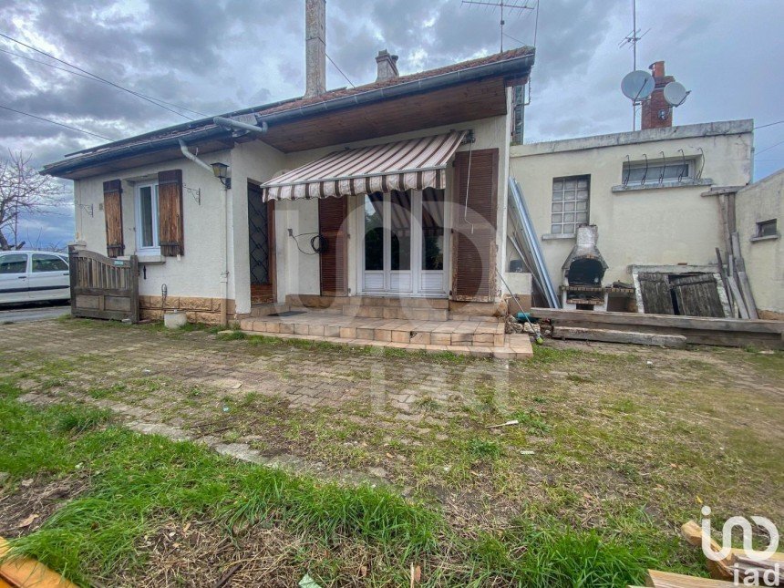 House 4 rooms of 66 m² in Montluçon (03100)