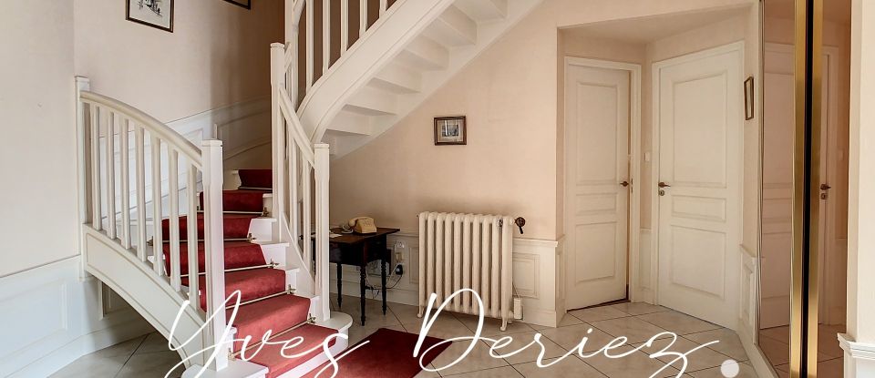 House 8 rooms of 230 m² in Basse-Goulaine (44115)