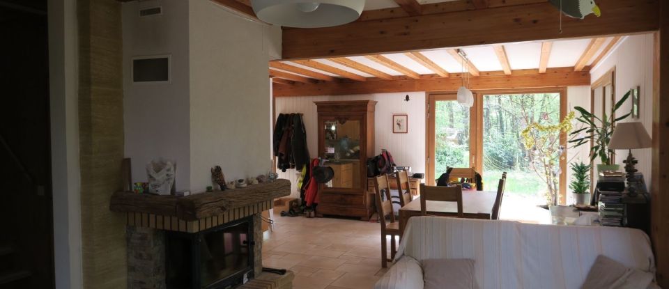 House 5 rooms of 107 m² in Poitiers (86000)