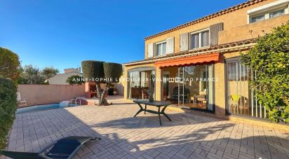 House 6 rooms of 154 m² in Six-Fours-les-Plages (83140)