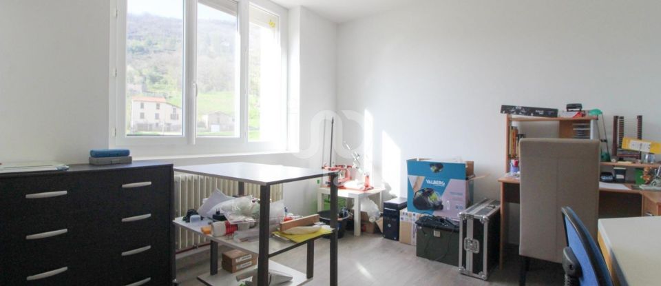 Apartment 4 rooms of 110 m² in Saint-Affrique (12400)