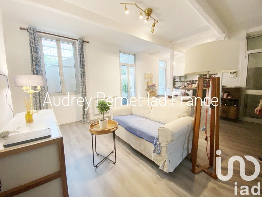 Appartement 3 pièces de 67 m² à Hyères (83400)