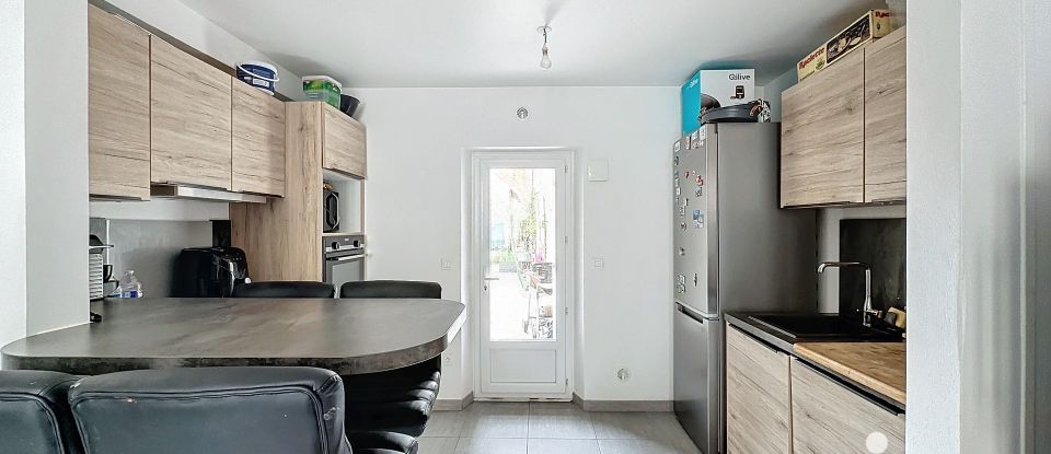 Appartement 3 pièces de 52 m² à Bruyères-le-Châtel (91680)