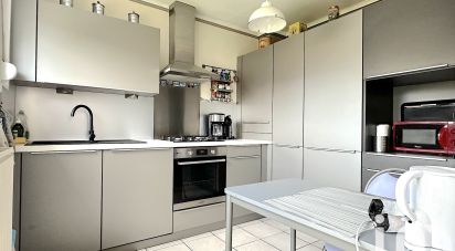 House 4 rooms of 82 m² in Neuville-en-Ferrain (59960)