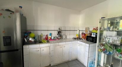 House 6 rooms of 93 m² in Les Abymes (97139)