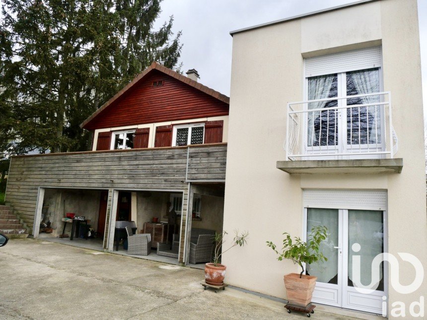 Traditional house 6 rooms of 150 m² in Saint-Brice-sous-Forêt (95350)