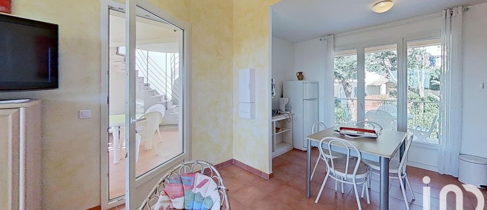 House 5 rooms of 112 m² in LES ISSAMBRES (83380)