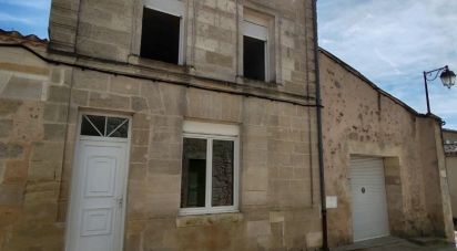 Maison 4 pièces de 85 m² à Villefranche-de-Lonchat (24610)