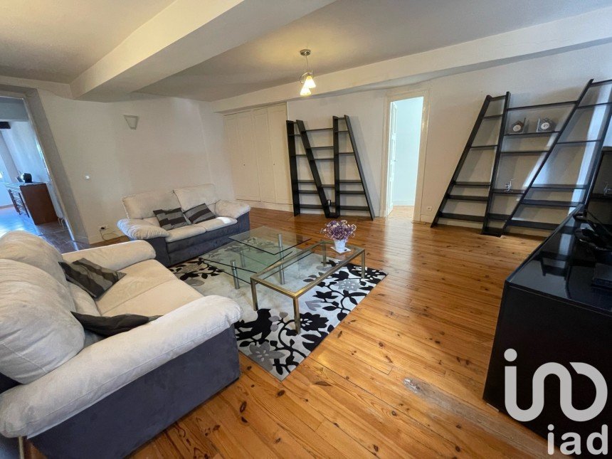 Apartment 4 rooms of 102 m² in Pau (64000)