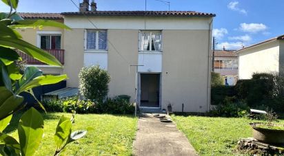 House 6 rooms of 113 m² in Niort (79000)
