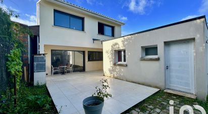 Architect house 6 rooms of 255 m² in Talence (33400)