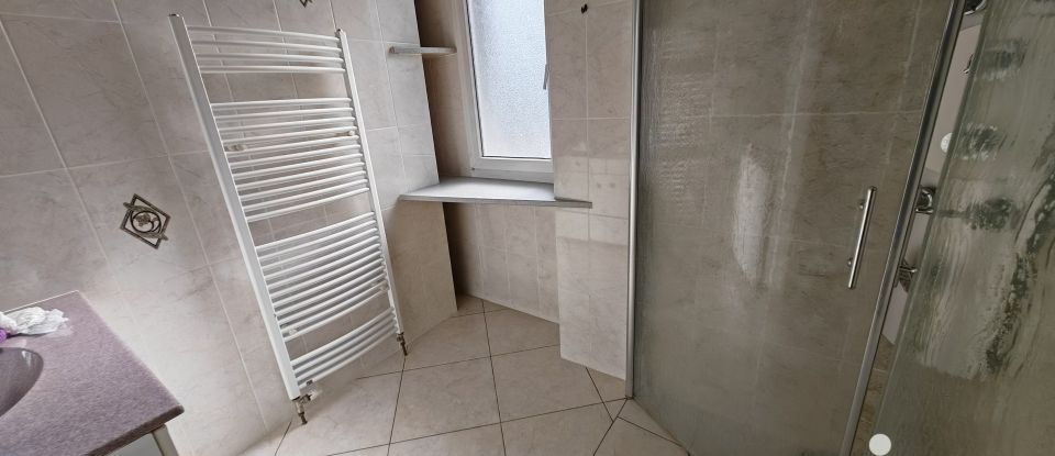 House 7 rooms of 105 m² in Les Fins (25500)
