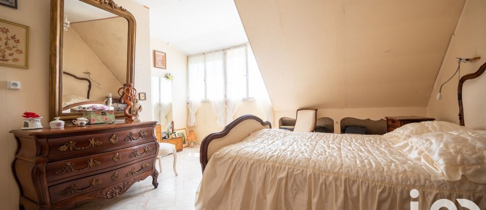 House 7 rooms of 135 m² in Beynes (78650)