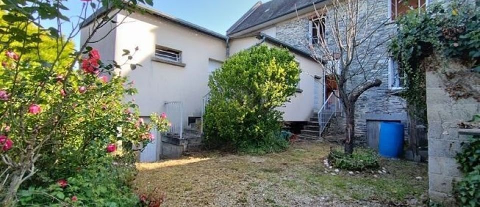 House 7 rooms of 220 m² in Dourdain (35450)