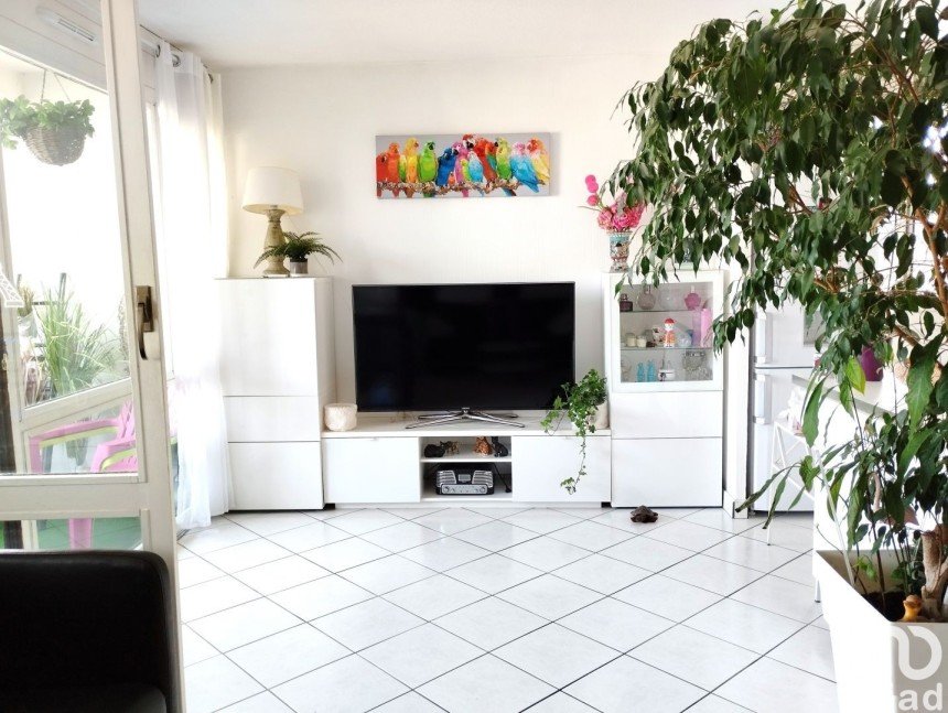 Apartment 3 rooms of 74 m² in Saint-Julien-en-Genevois (74160)